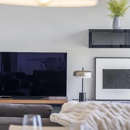 Tower Penthouse By Homie *